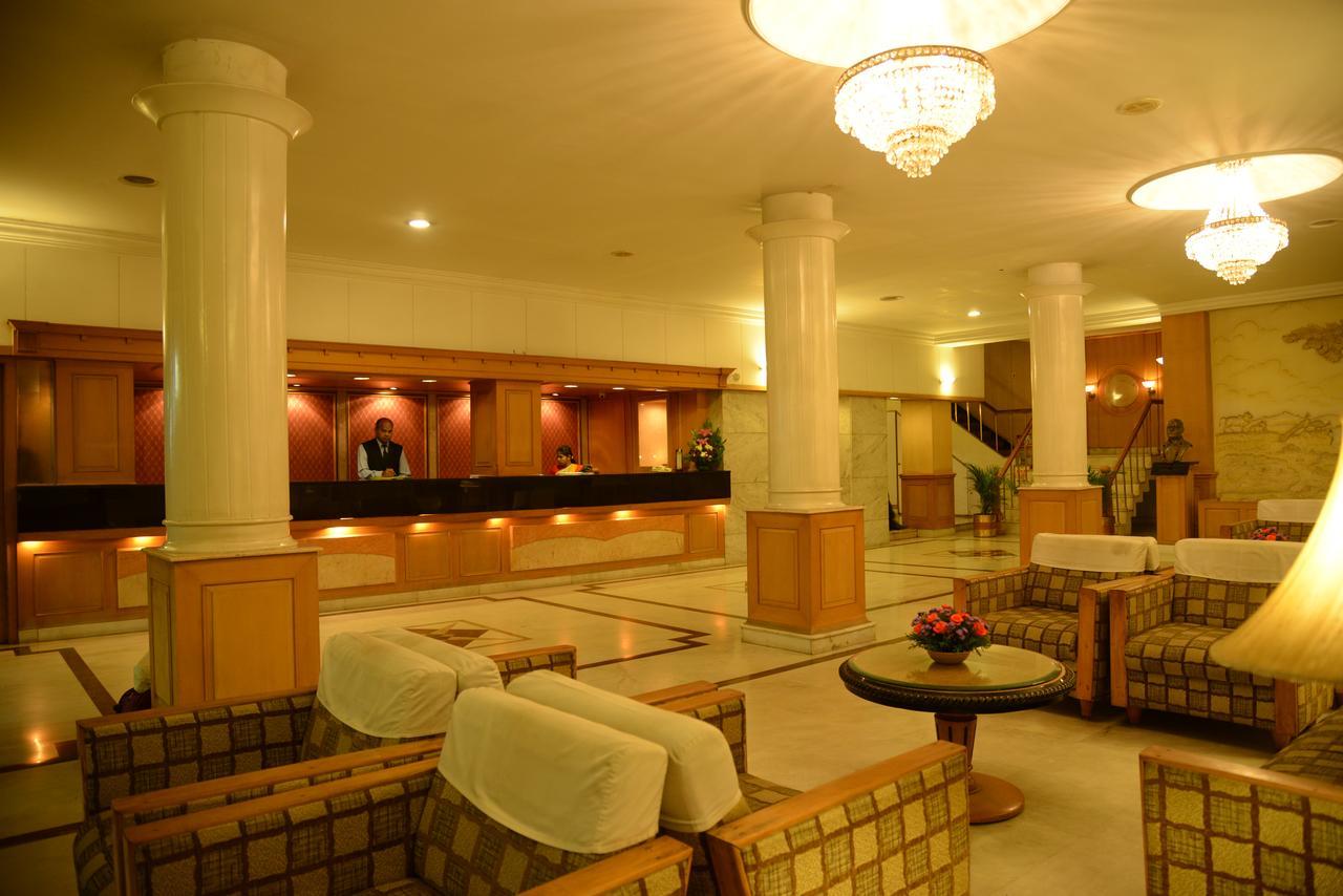 Hotel Rajmahal 3*