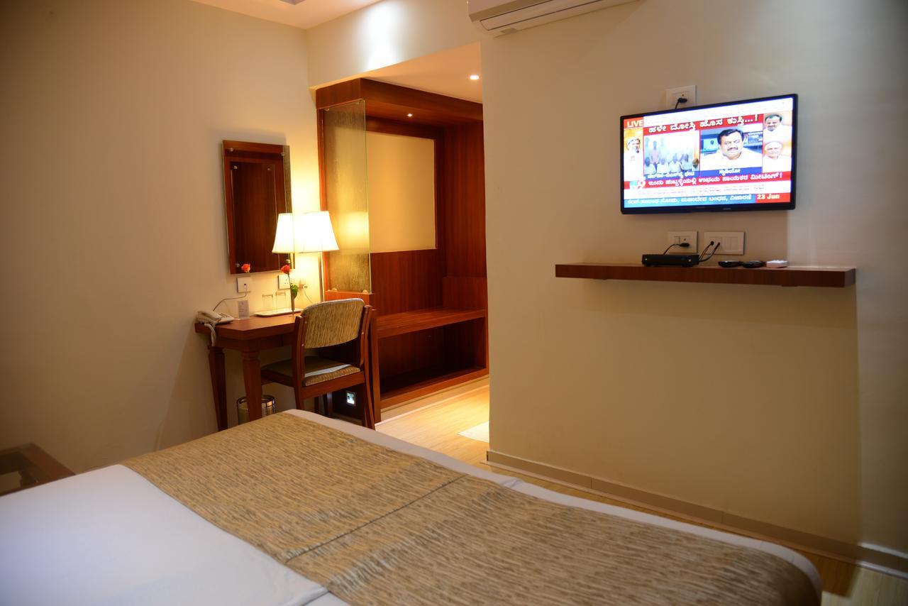 Hotel Rajmahal