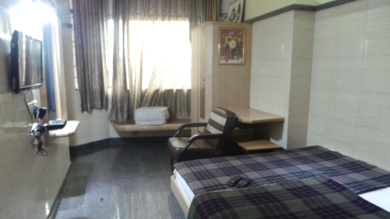 Hotel Adarsh Palace