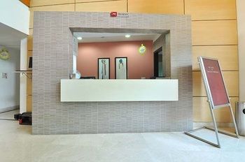 Hotel Amc Comforts 3*