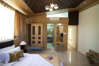 Hotel Roerich Pvt. Ltd 3*