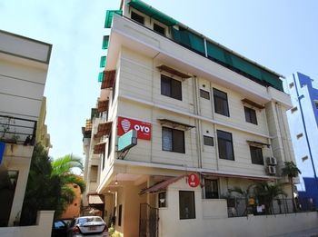 Oyo 2052 Compact Green View Hotel