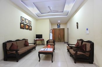Oyo 2052 Compact Green View Hotel