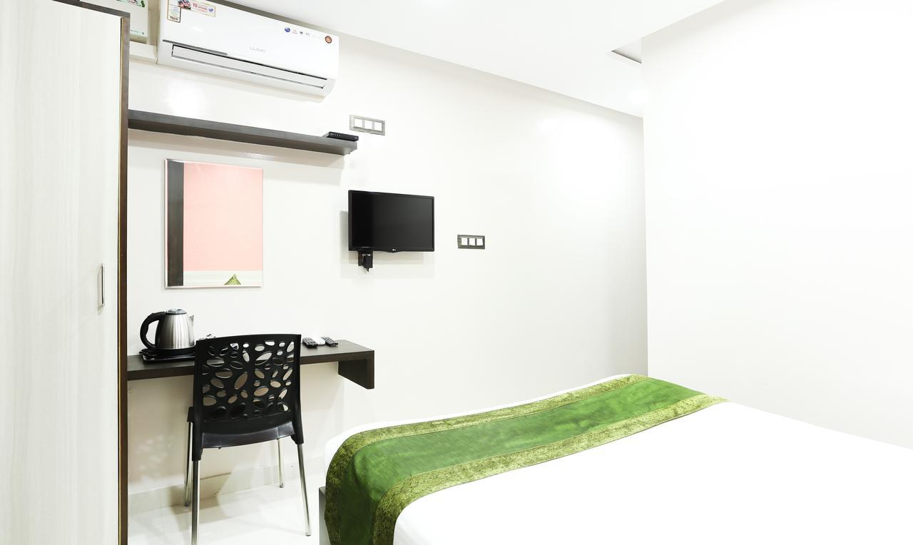 Hotel Habitat Comforts 3*