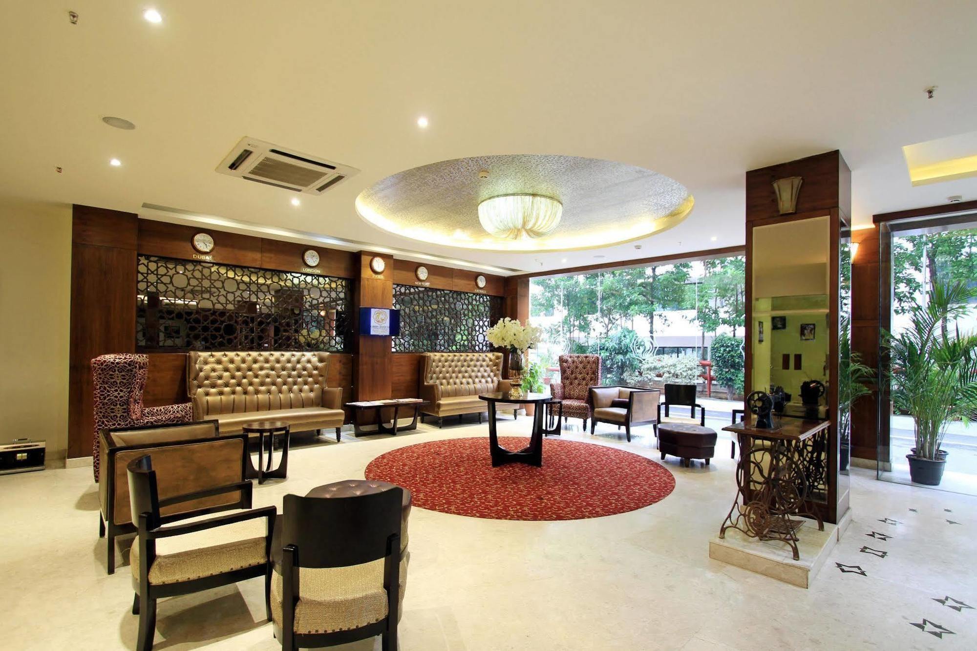 Chris Whitefield 4* Bangalore