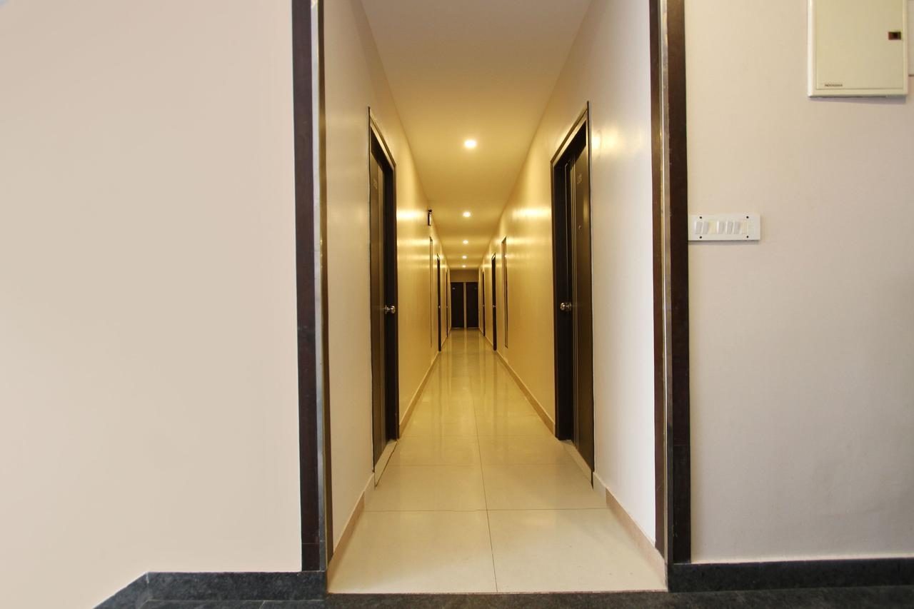 Hotel Oyo 7463 Leo 3*