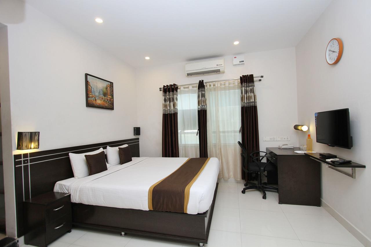 Hotel Oyo 7463 Leo