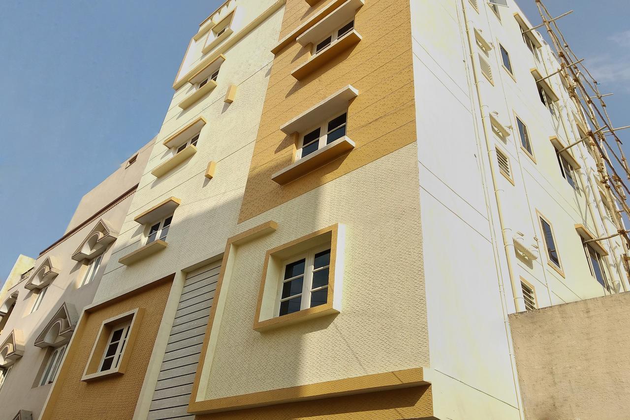 Oyo 11093 Rathod Hotel 3*