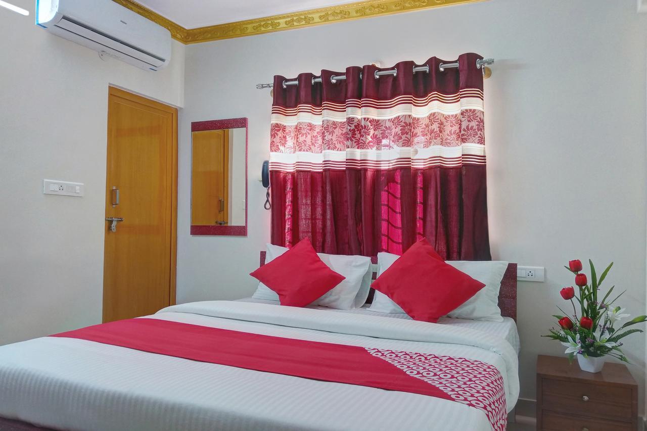 Oyo 11093 Rathod 3* Bangalore