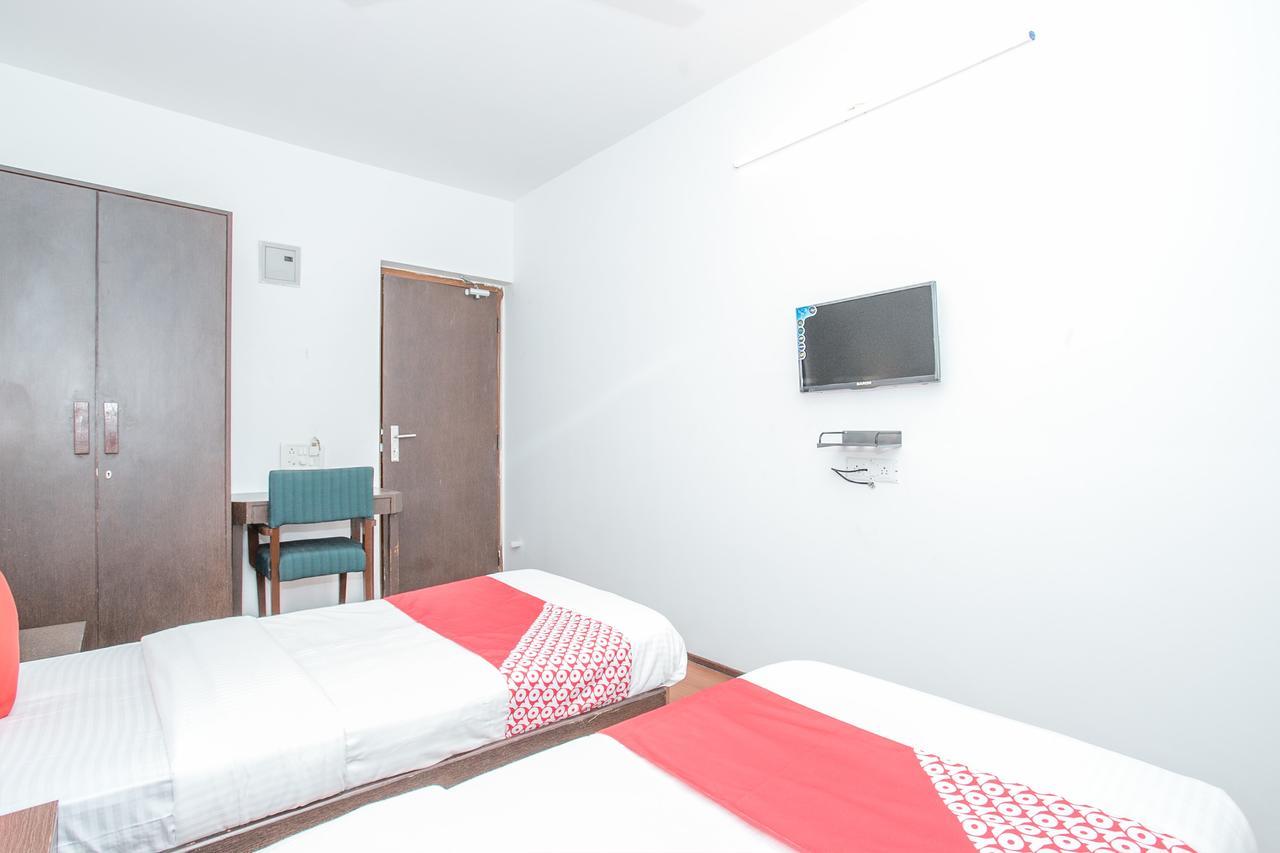 Oyo 12525 Pmr Hotel Bangalore
