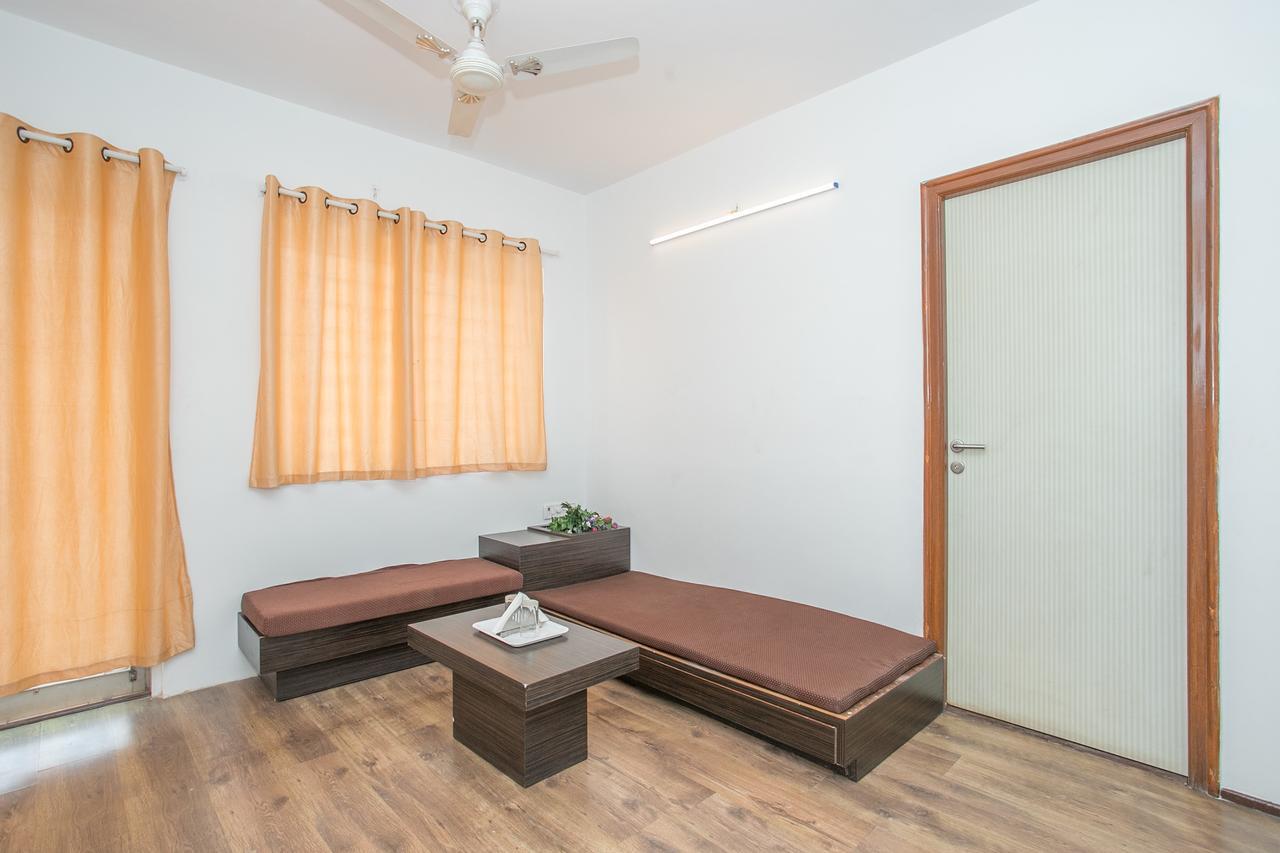Oyo 12525 Pmr Hotel Bangalore