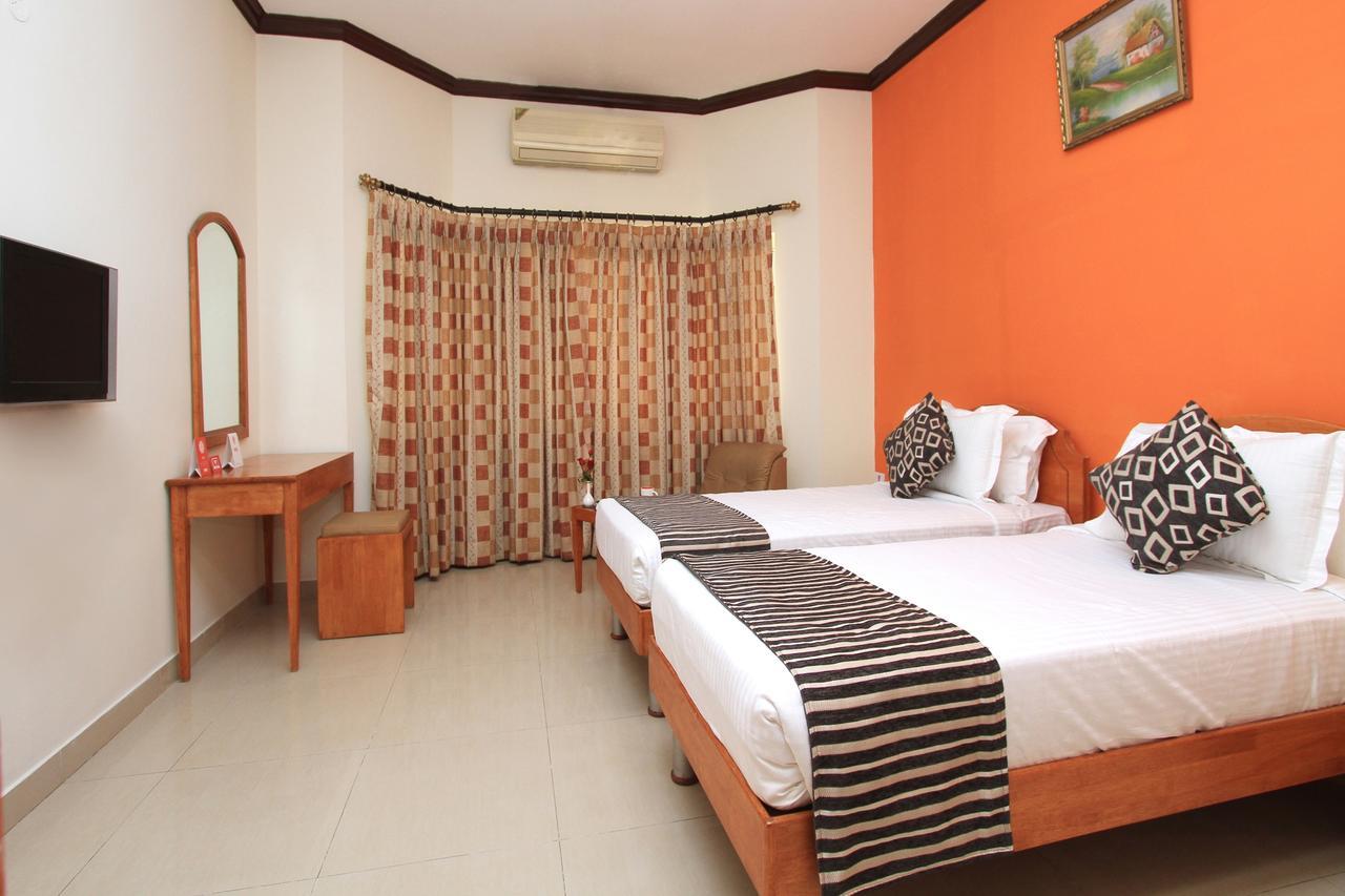 Hotel Oyo 3496 Dass Bangalore
