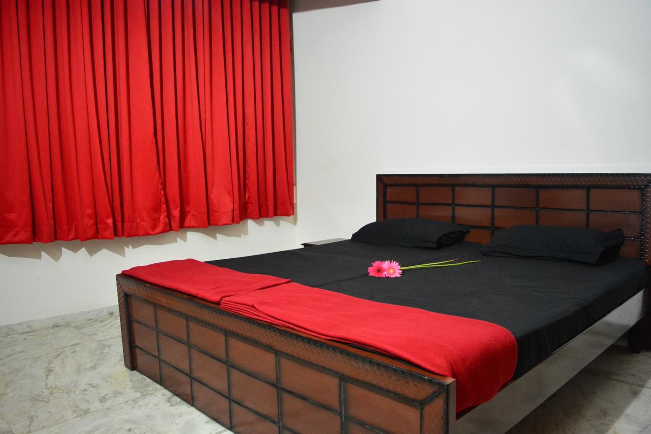 Social Rehab Downtown Hostel *