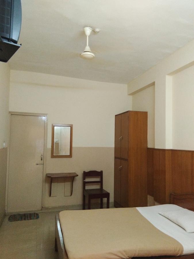 Veekay Tourist Home Lodge *