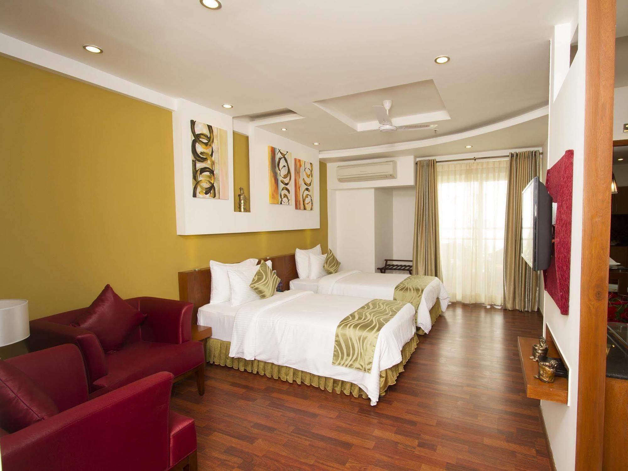 Hotel Bloomsuites I Electronics 4*