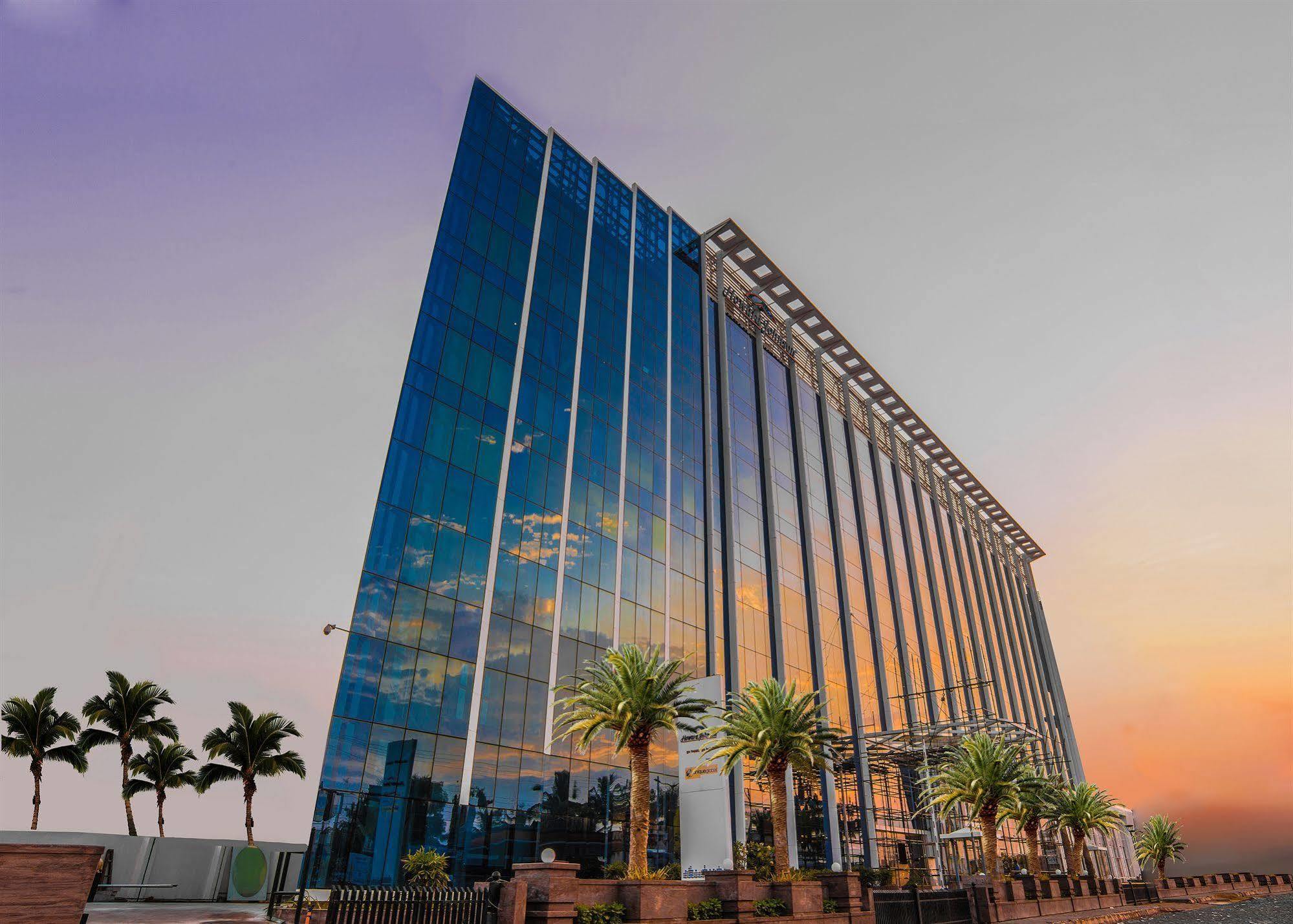 Hotel Howard Johnson By Wyndham, Hebbal,