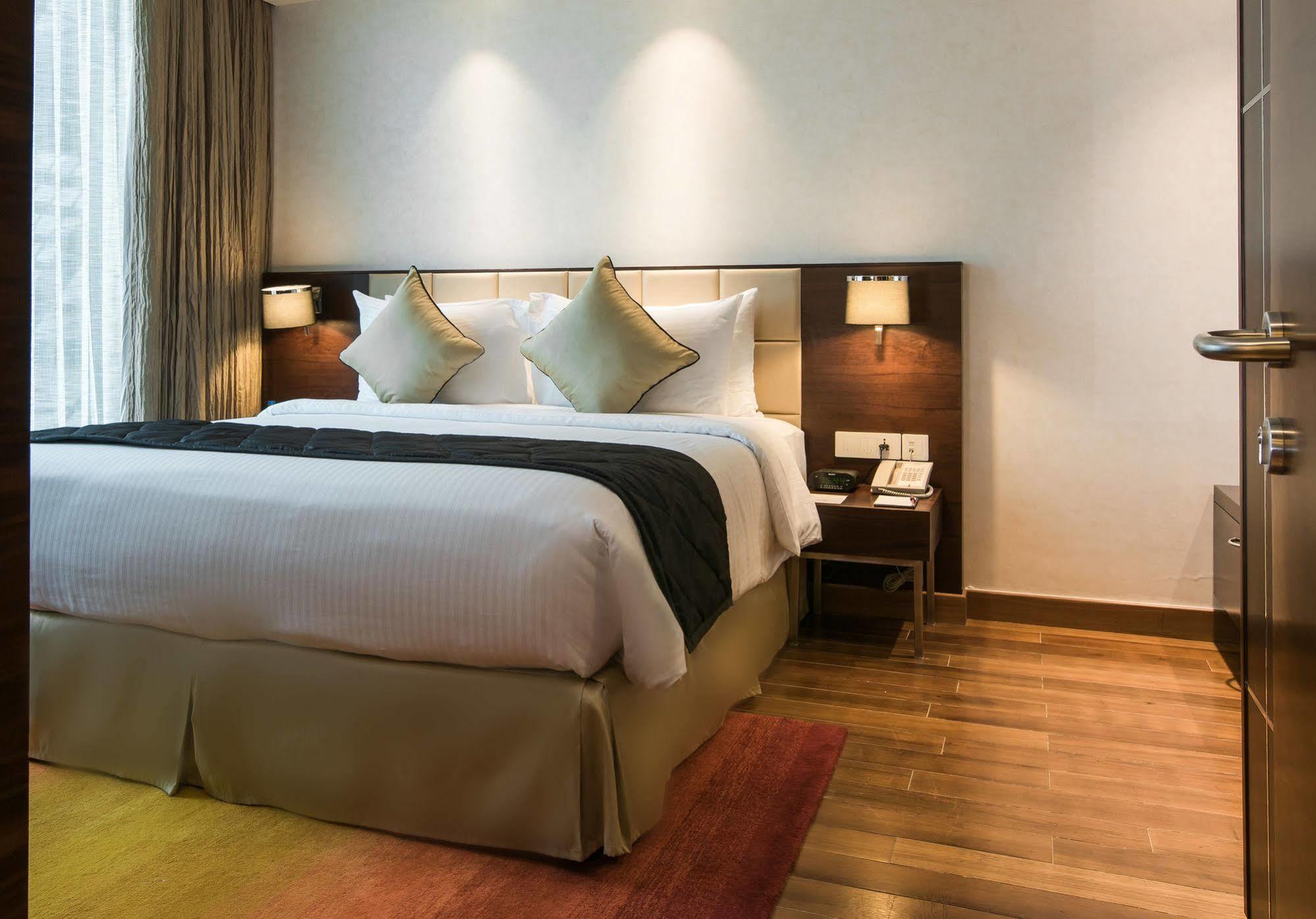Hotel Howard Johnson By Wyndham, Hebbal,