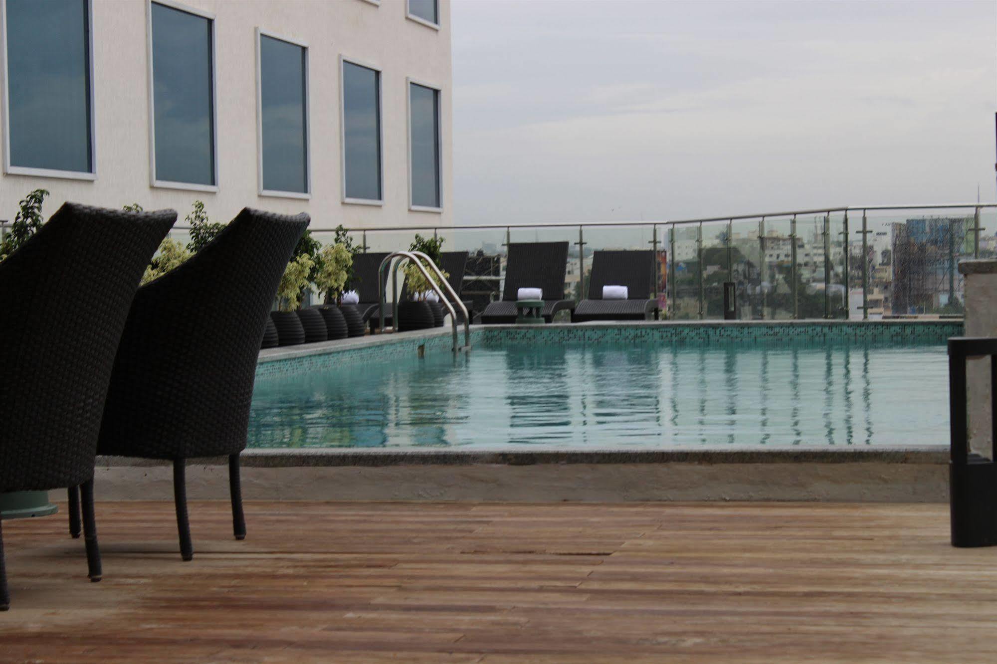 Hotel Howard Johnson By Wyndham, Hebbal, 4*