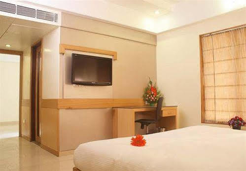 Hotel Crn Canary Bangalore