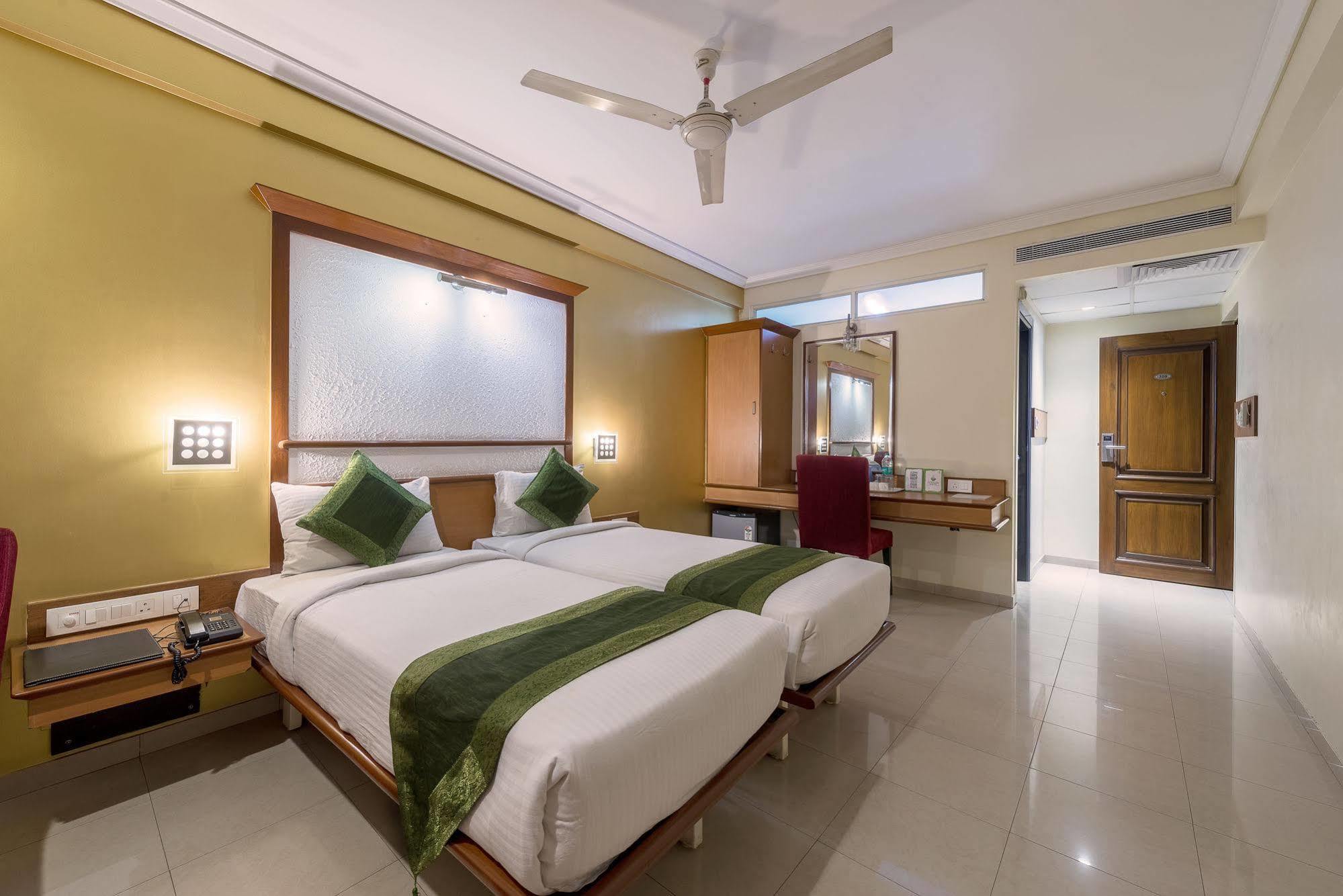 Hotel Cartier Biznotel