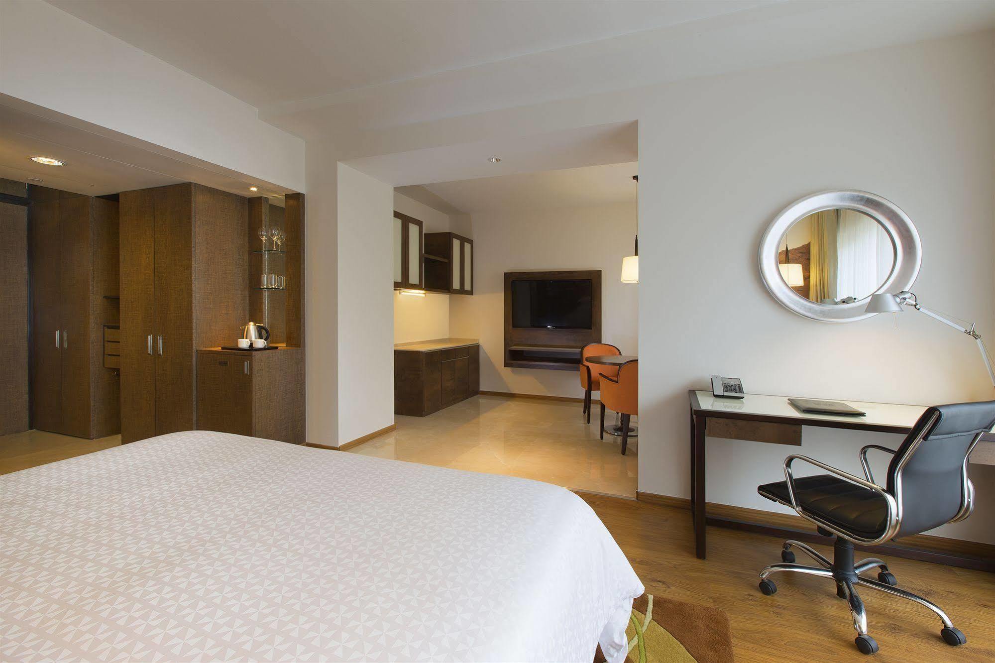 Hotel Four Points By Sheraton Whitefield 4*