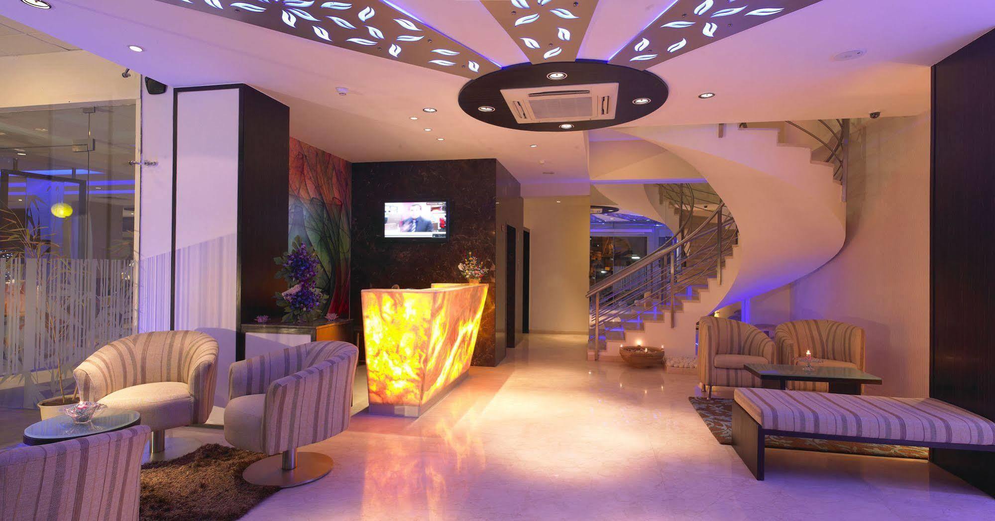Blu Petal - A Business Hotel 3*