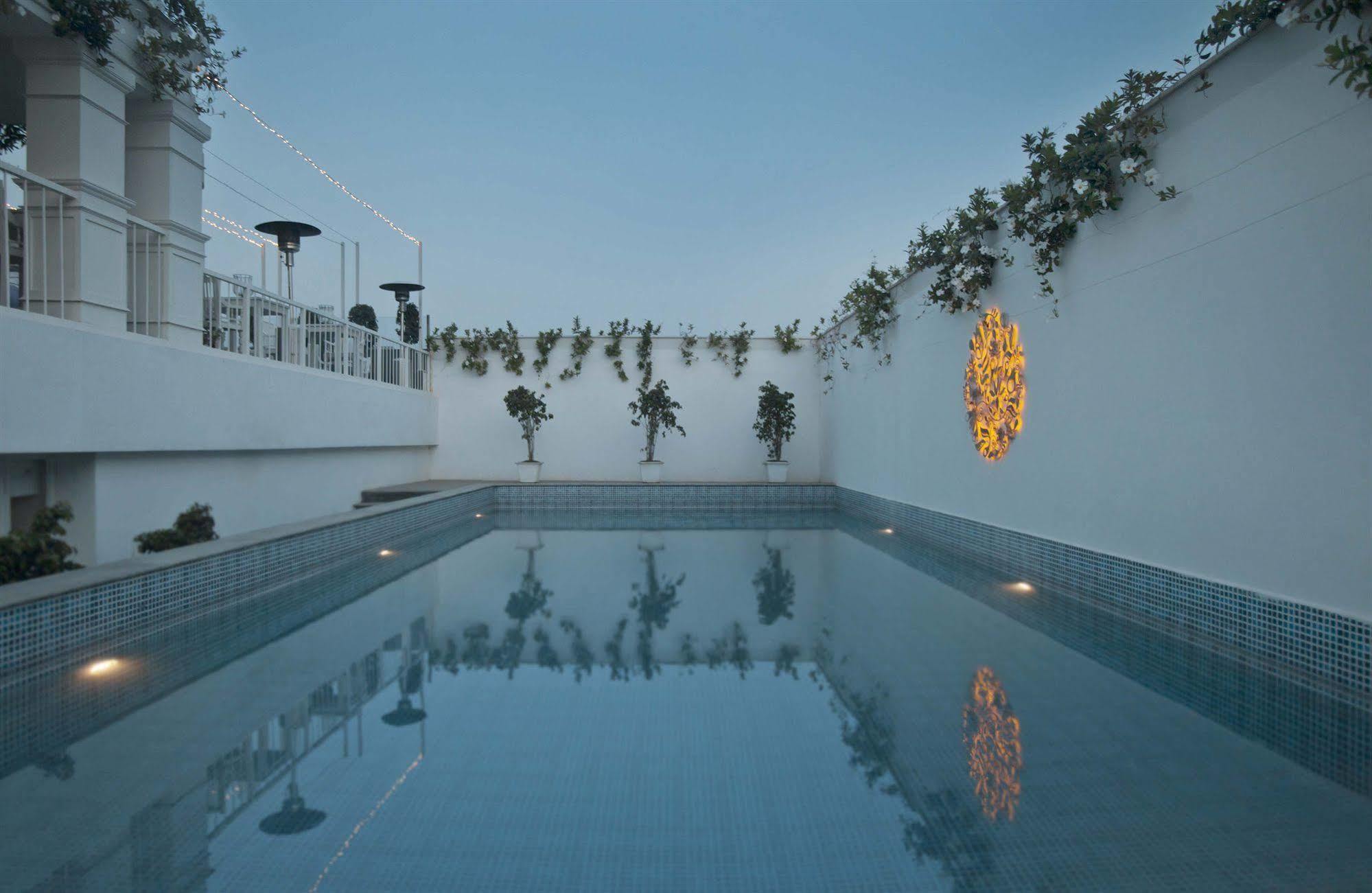 Hotel Escape & 4*