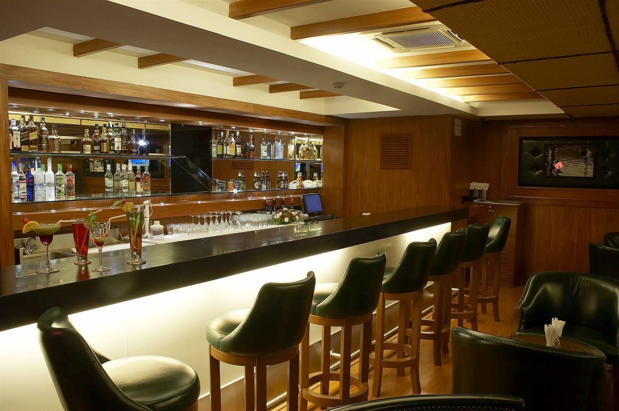 Shilton Royale Hotel
