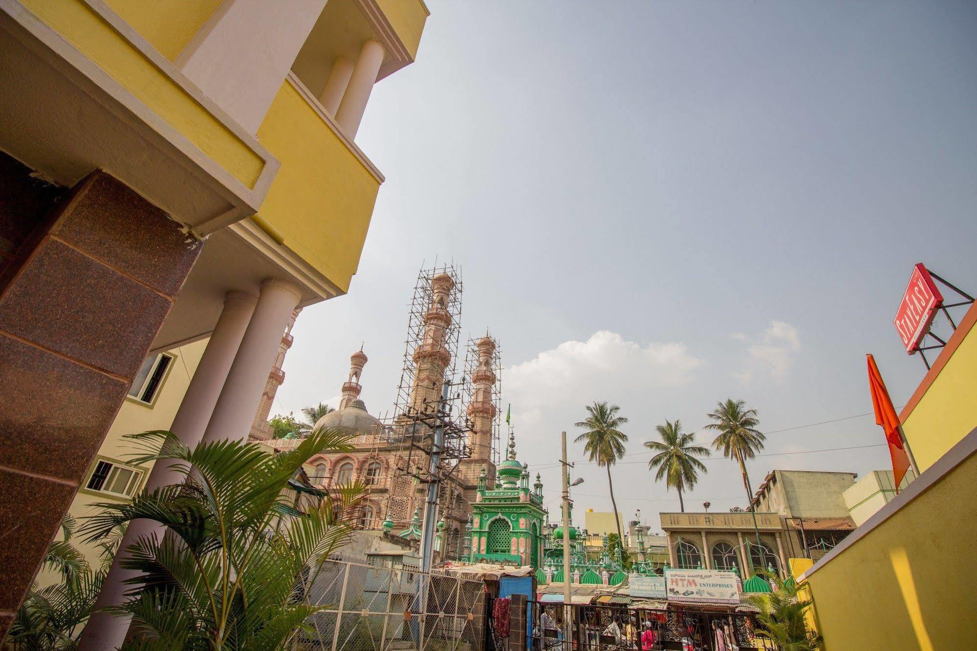 Stayeasy Majestic 2* Bangalore