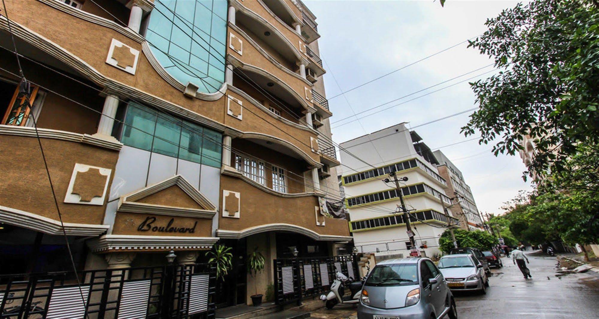 Pleasant Boulevard Hotel 2*