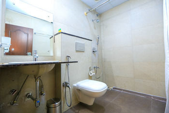 Oyo 10518 Kushi Comforts Hotel Bangalore