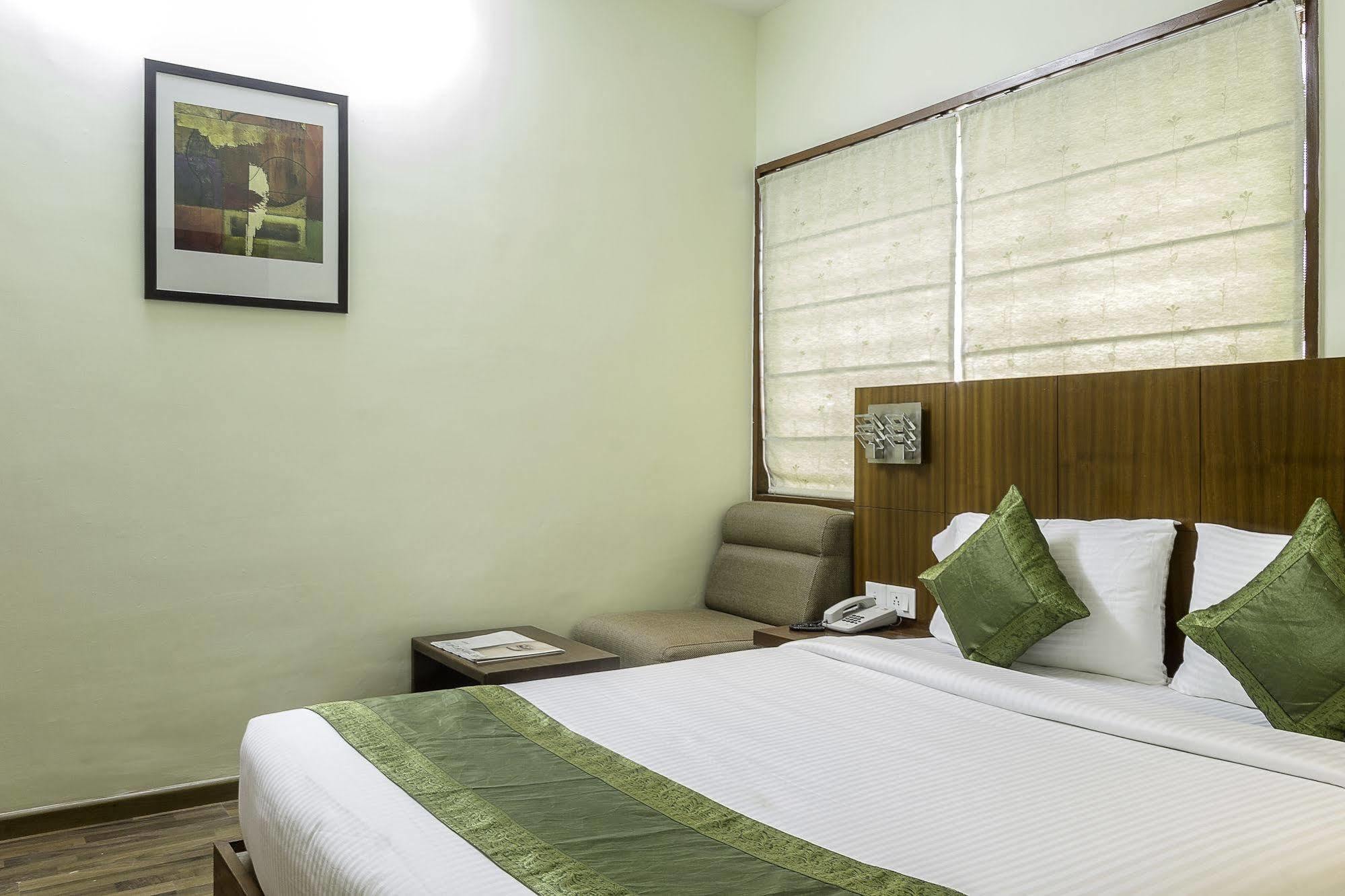 Hotel Treebo Grand Continent