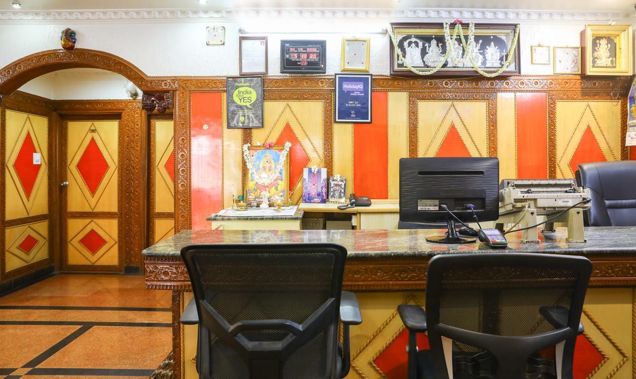 Treebo Nava Nidhi Comforts Hotel 3*