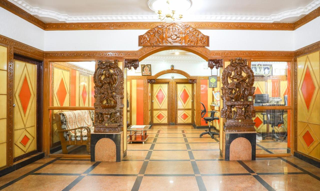 Hotel Treebo Nava Nidhi Comforts