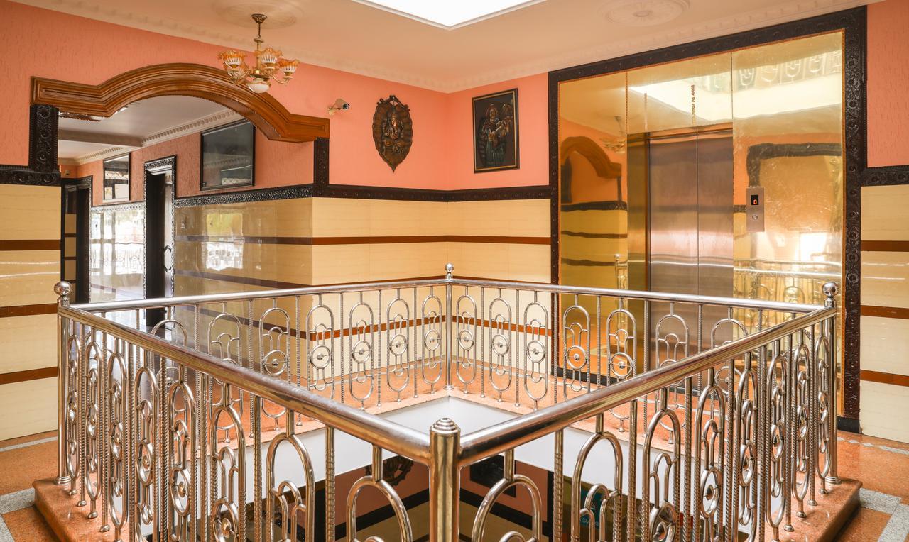 Treebo Nava Nidhi Comforts Hotel 3*