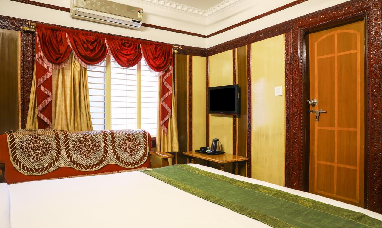 Hotel Treebo Nava Nidhi Comforts 3*