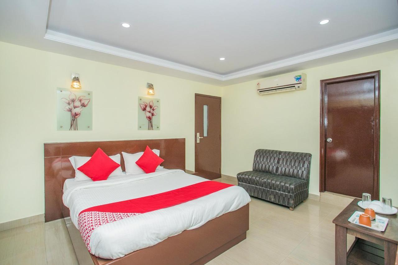 Hotel Oyo 16411 Sai Comforts 3*