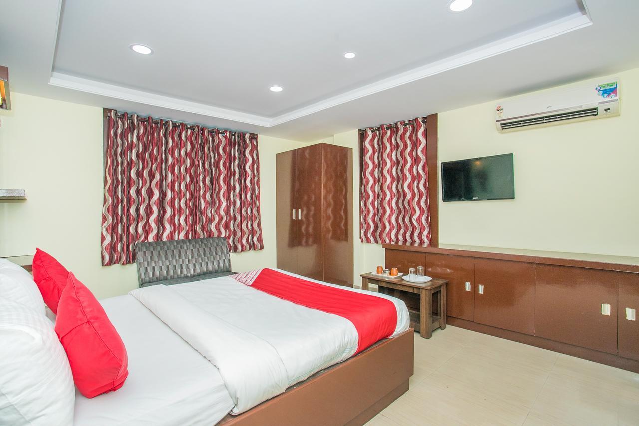 Oyo 16411 Sai Comforts Hotel 3*