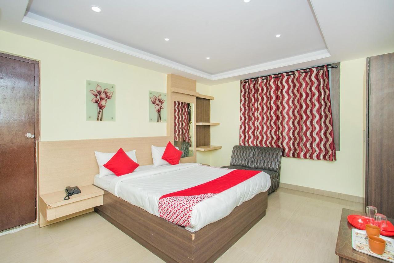 Oyo 16411 Sai Comforts Hotel 3*