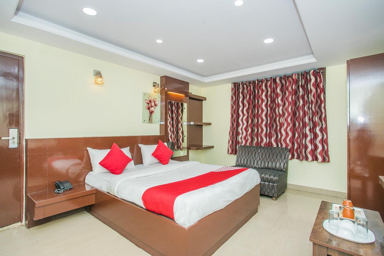 Oyo 16411 Sai Comforts Hotel 3*