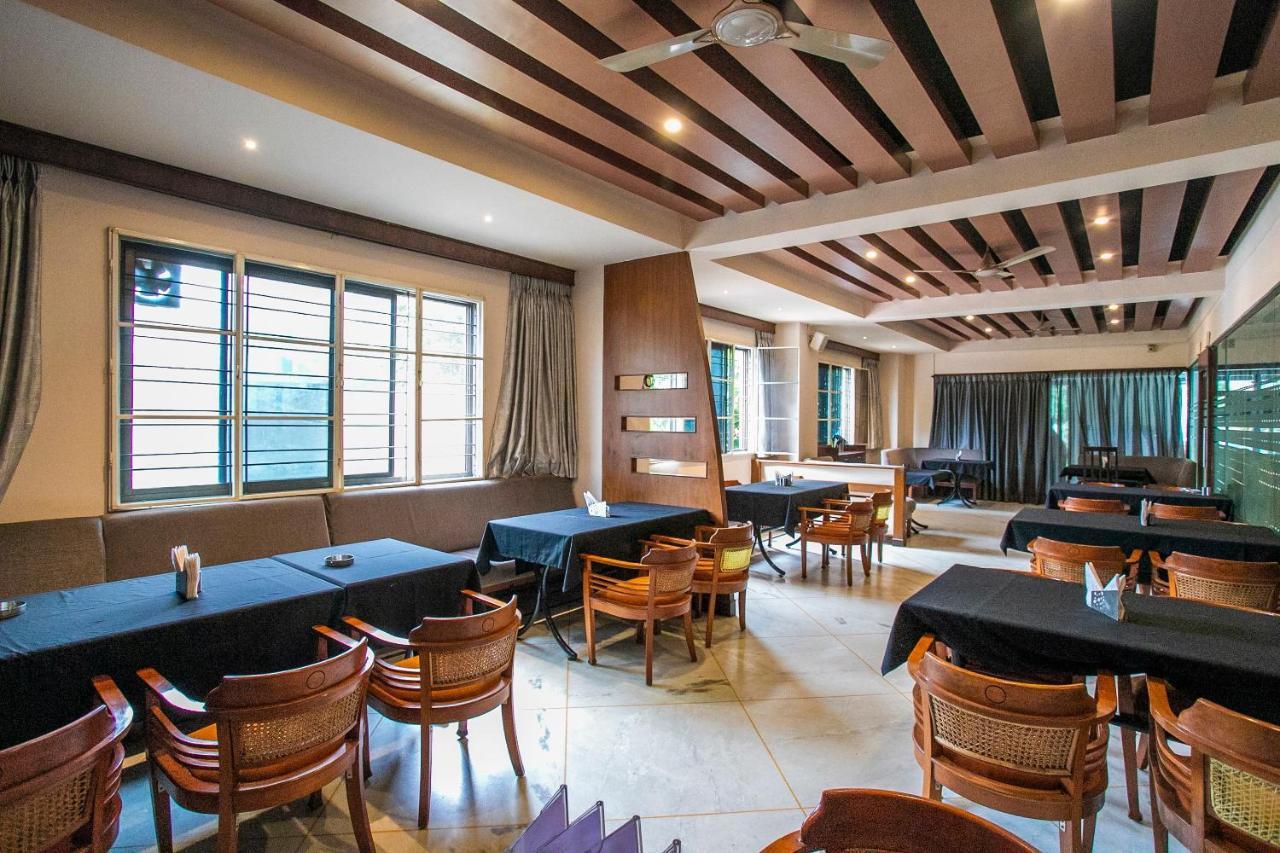 Oyo 18762 Vaishnavi Residency Hotel 3*