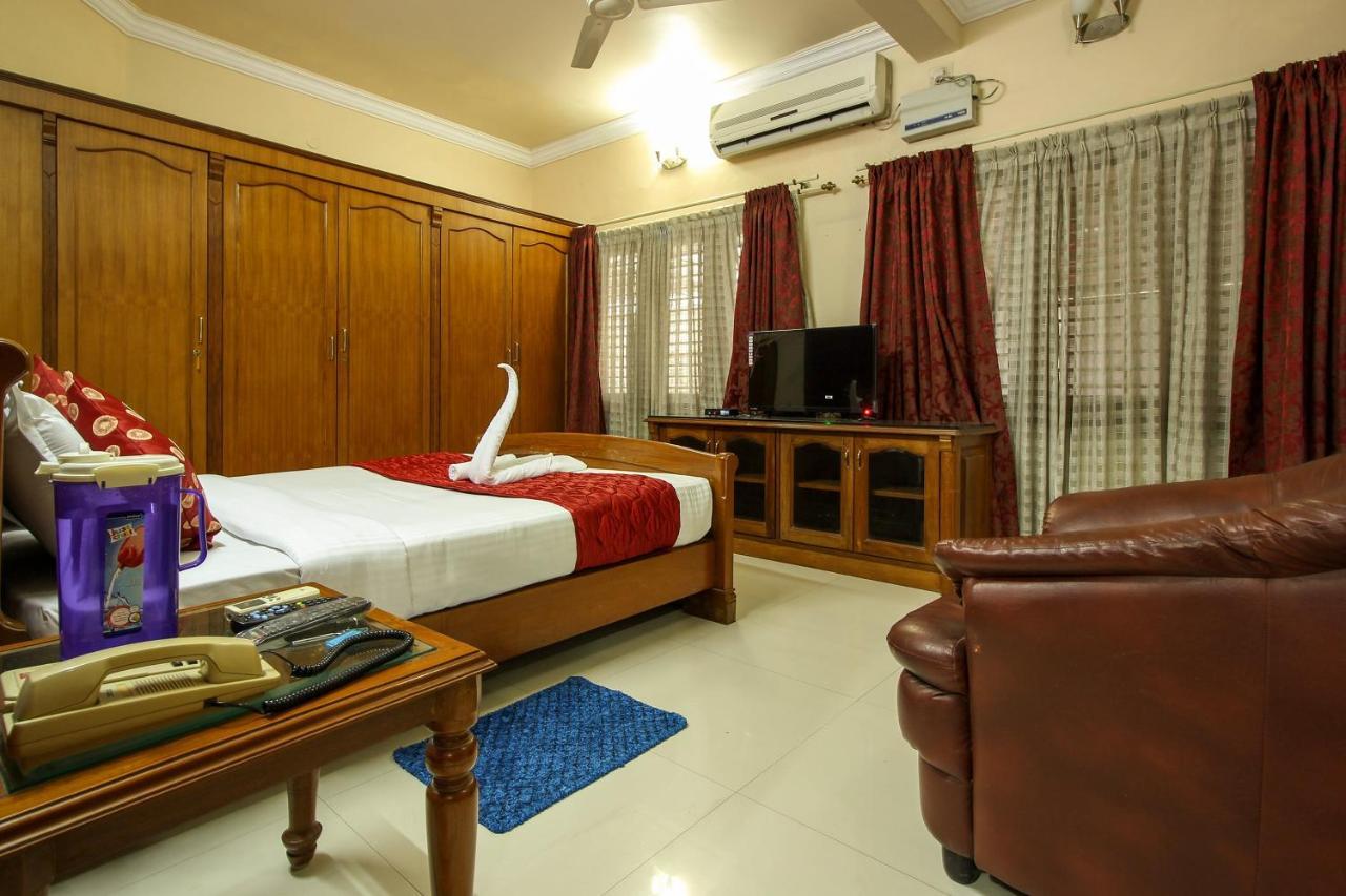 Oyo 24573 Eyrie Comforts Hotel Bangalore