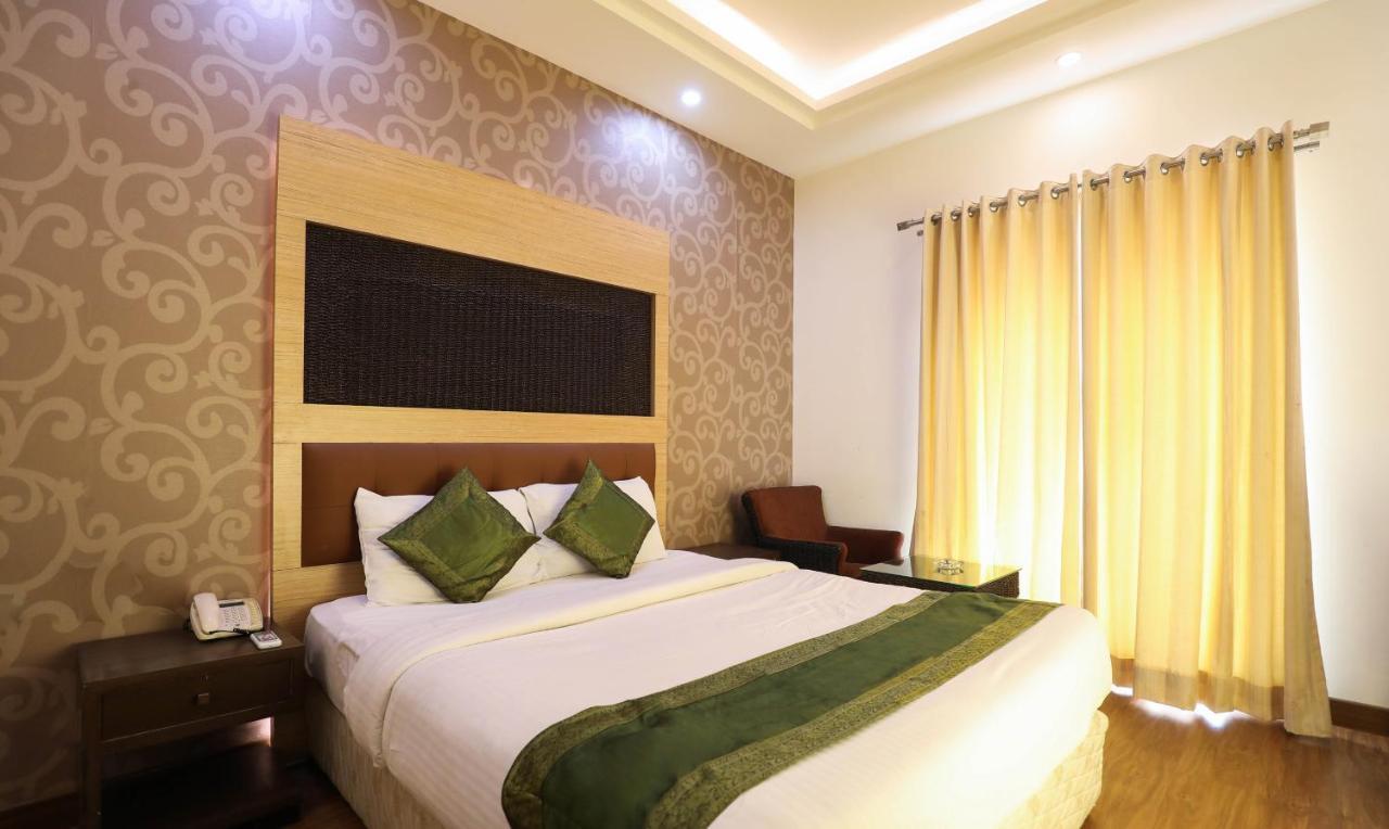 Treebo Trend White Mg Hotel Bangalore