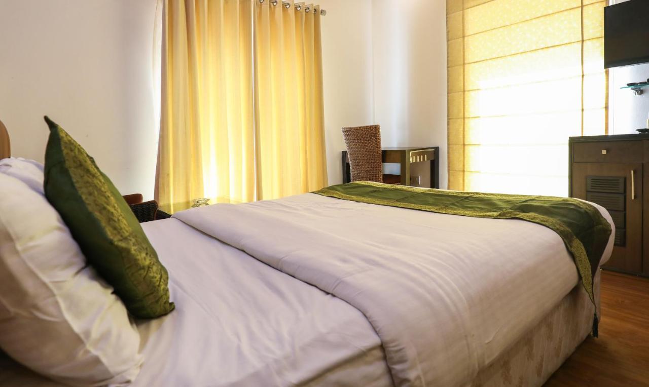Hotel Treebo Trend White Mg Bangalore