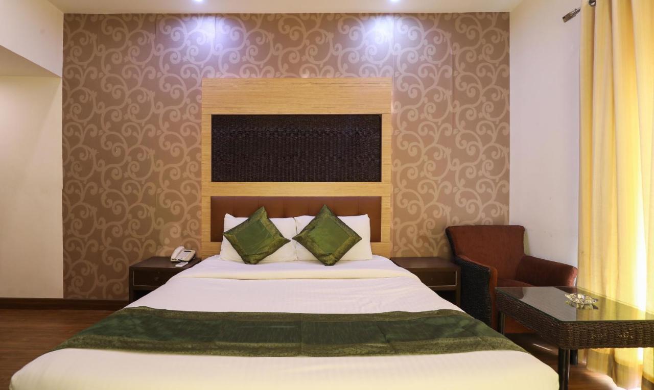 Hotel Treebo Trend White Mg Bangalore