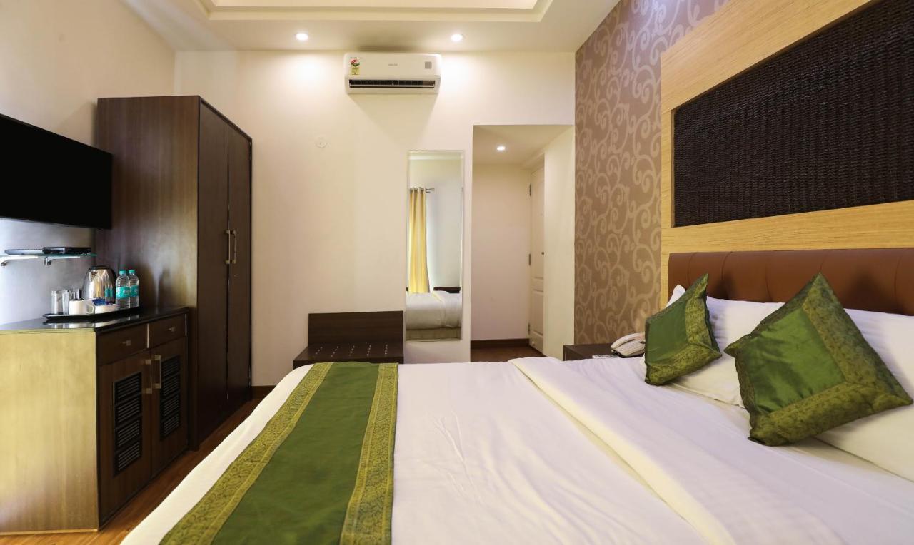 Treebo Trend White Mg 3* Bangalore