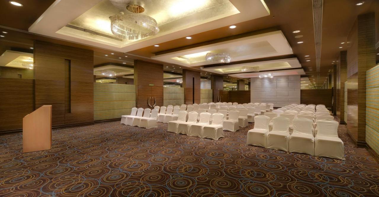 The Pride Hotel, Hotel