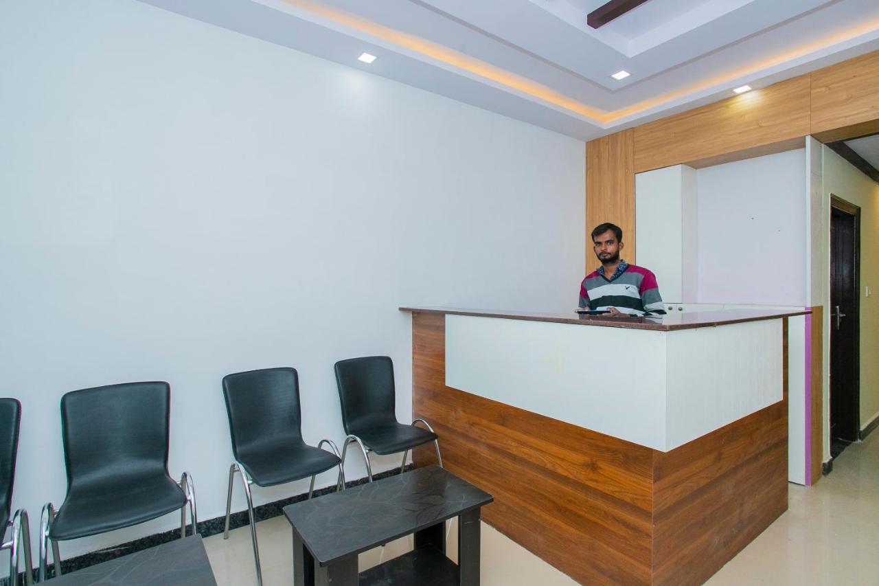 Oyo 19704 Sai Dham Comfort Hotel 3*