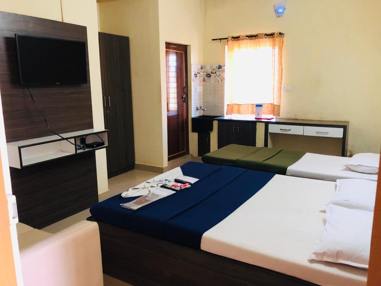 Dreamz Hotel *