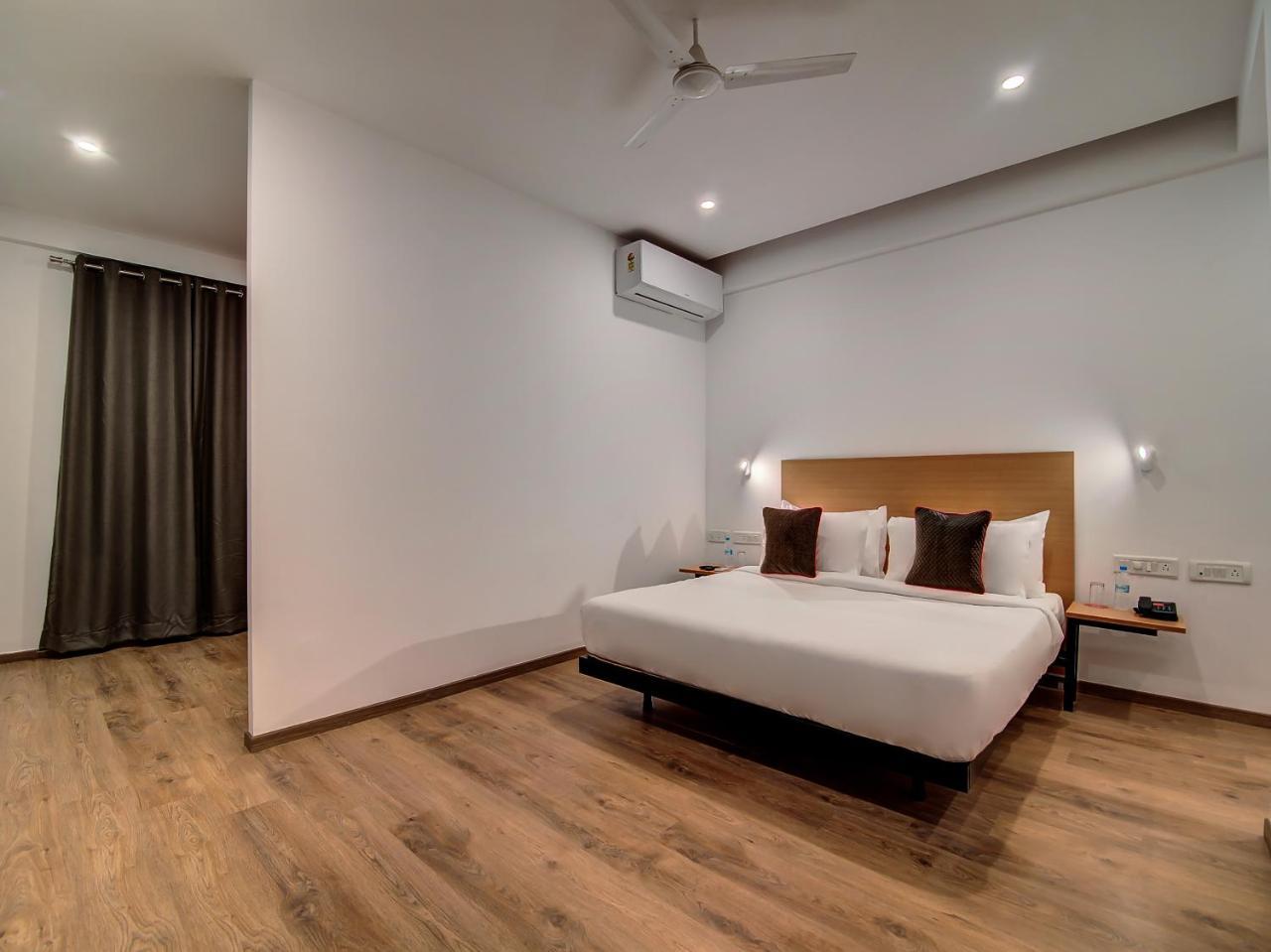 Oyo Townhouse 49 Hsr Layout Hotel Bangalore